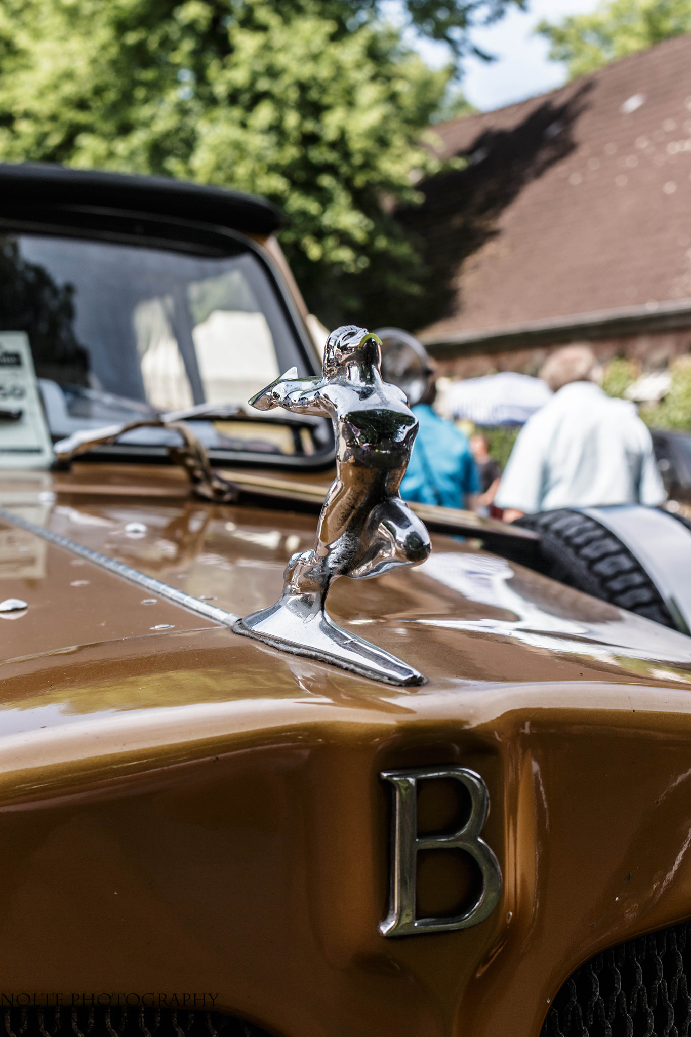 Die Kühlerfigur eines 1931er Bentley Butterfly Open Tourer.